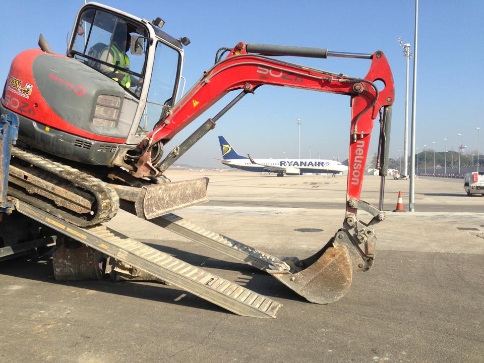 Neuson 50z3 aeropuerto Girona